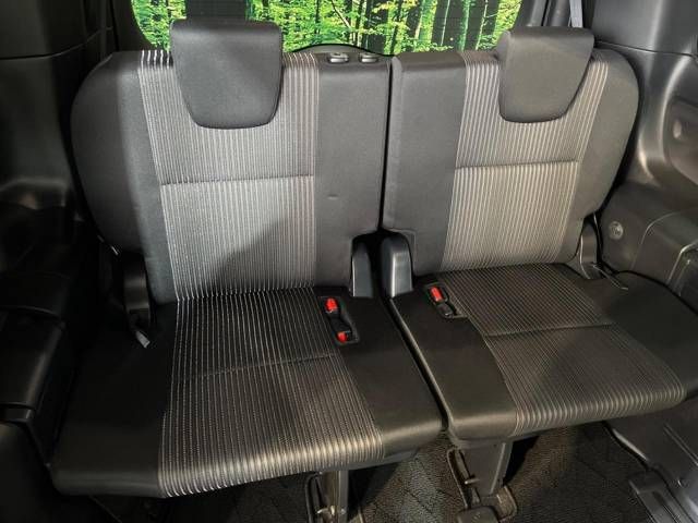 Toyota VOXY 2018-11 16026-17