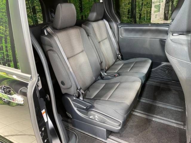 Toyota VOXY 2018-11 16026-16