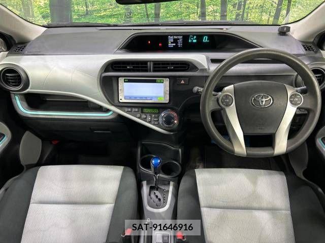 Toyota AQUA 2012-11 383131-1