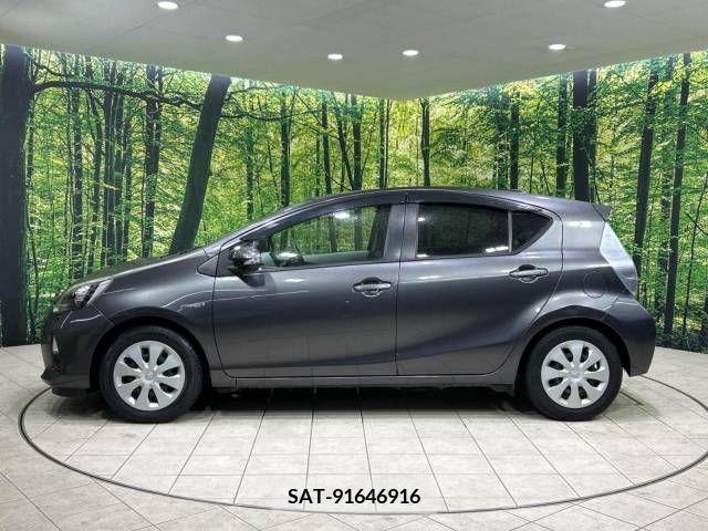 Toyota AQUA 2012-11 383131-18