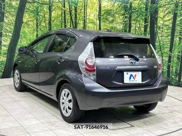 Toyota AQUA 2012-11 383131-15