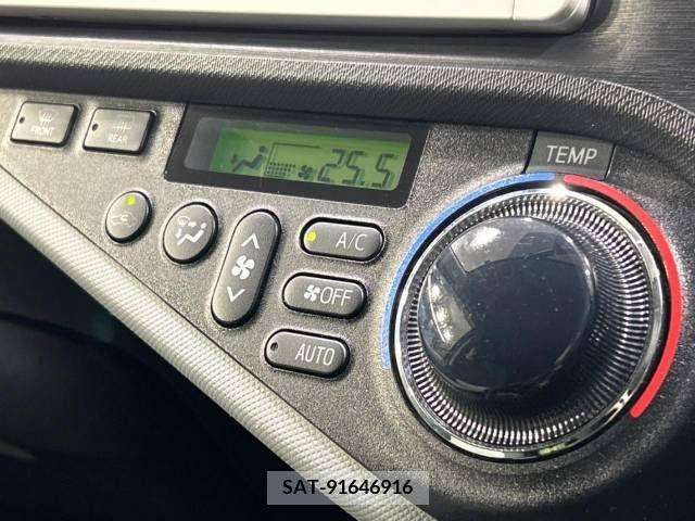 Toyota AQUA 2012-11 383131-6
