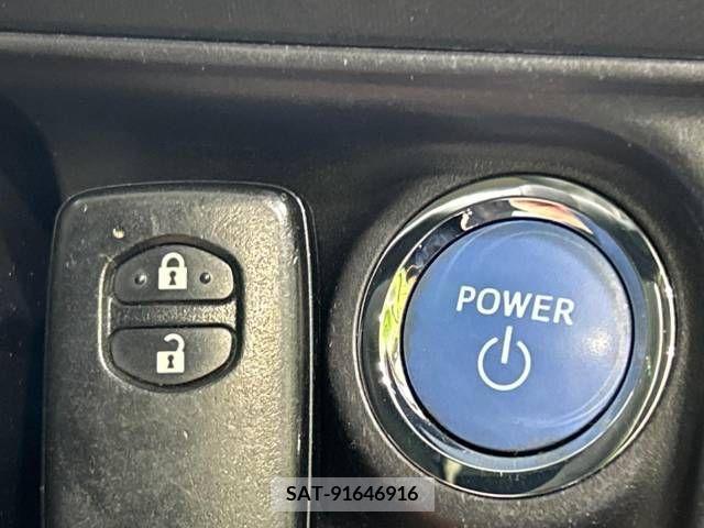 Toyota AQUA 2012-11 383131-4