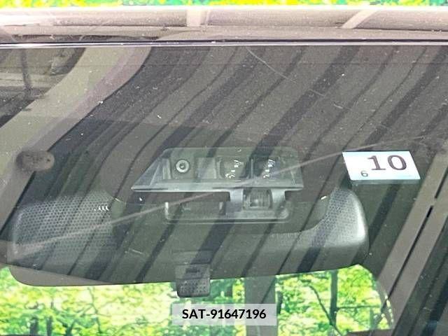 Toyota NOAH 2017-10 365160-3