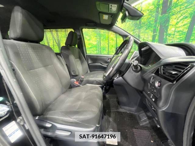 Toyota NOAH 2017-10 365160-8
