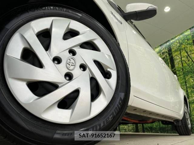 Toyota AQUA 2019-05 381681-13
