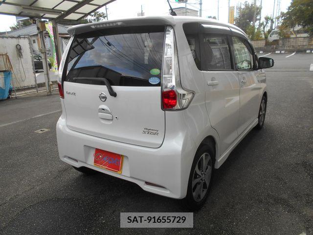 Nissan DAYZ 2013-08 359047-2