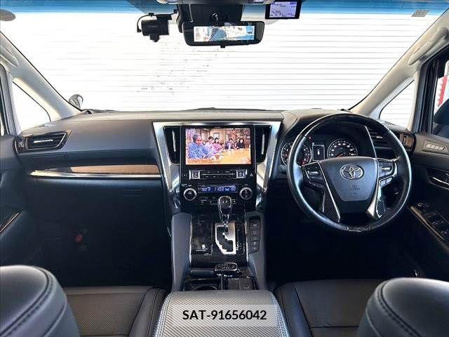 Toyota ALPHARD 2018-06 389019-1