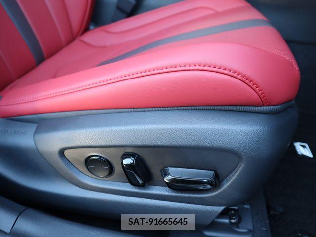 Lexus UX 2023-11 213105-18