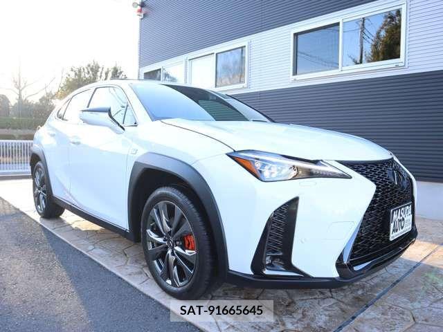Lexus UX 2023-11 213105-2