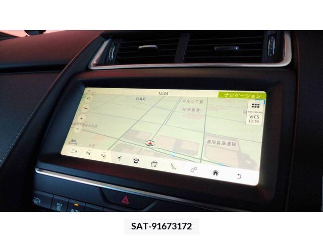 Jaguar E-PACE 2018-05 315787-17