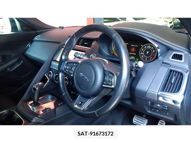 Jaguar E-PACE 2018-05 315787-12