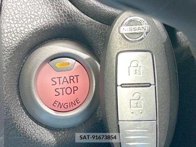 Nissan NOTE 2018-11 302433-7