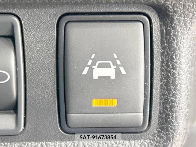 Nissan NOTE 2018-11 302433-4