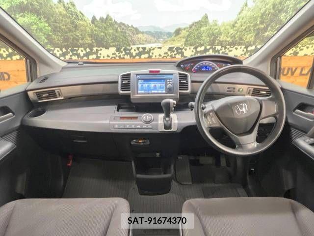 Honda FREED 2013-08 252067-1