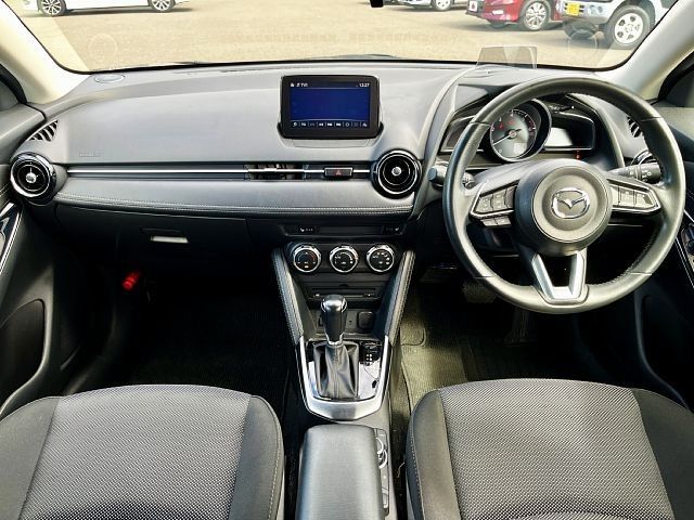 Mazda DEMIO 2017-09 21190-1