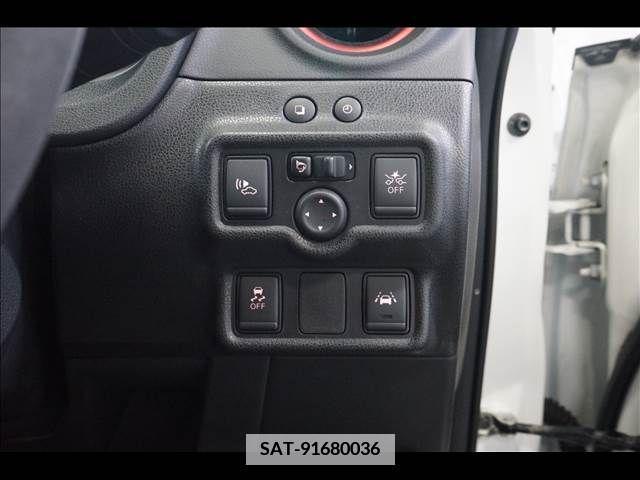 Nissan NOTE 2017-12 365481-4