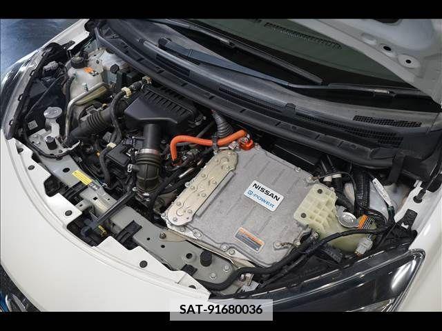 Nissan NOTE 2017-12 365481-19
