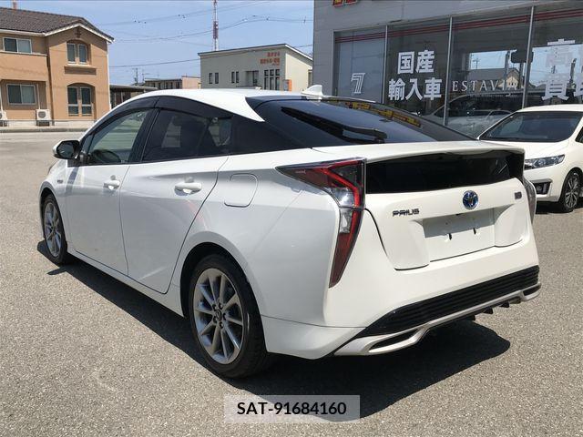 Toyota PRIUS 2016-03 322294-1