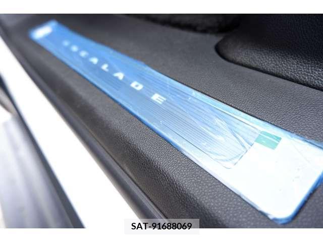 Cadillac ESCALADE 2023-03 263360-16