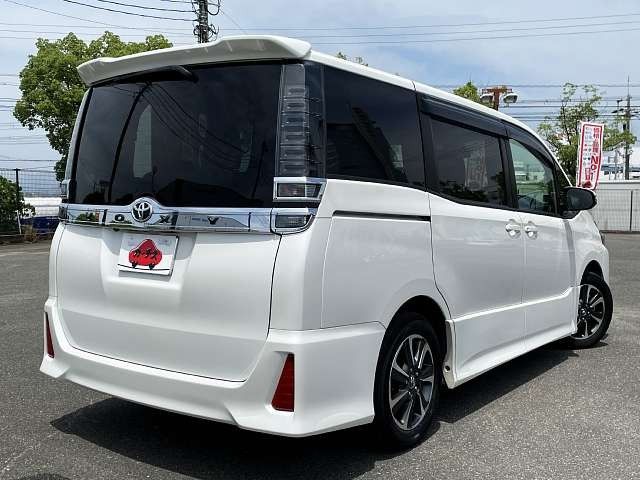 Toyota VOXY 2017-08 5499-2