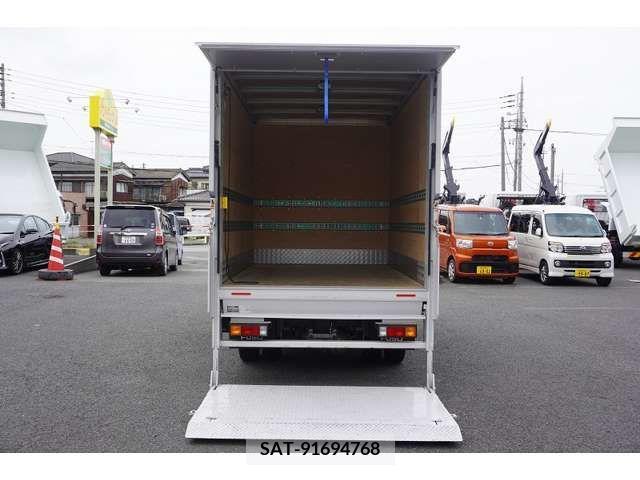 Mitsubishi CANTER 2018-11 302533-18