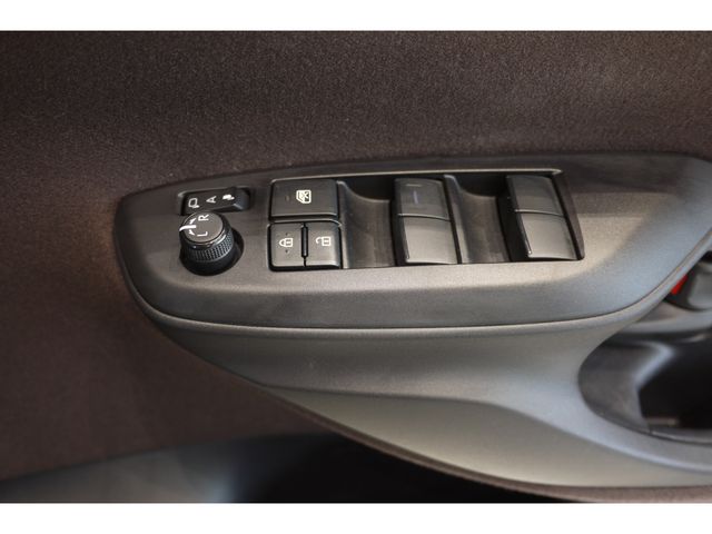 Toyota YARIS CROSS 2022-01 6444-12