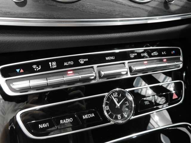 Mercedes Benz E-CLASS 2018-11 27971-7