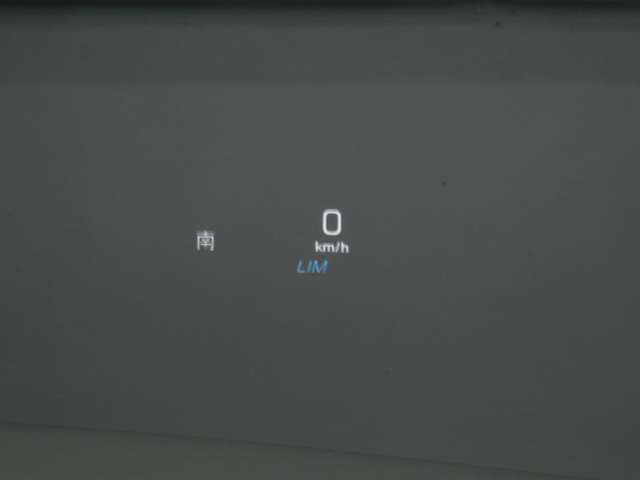 Mercedes Benz E-CLASS 2018-11 27971-15