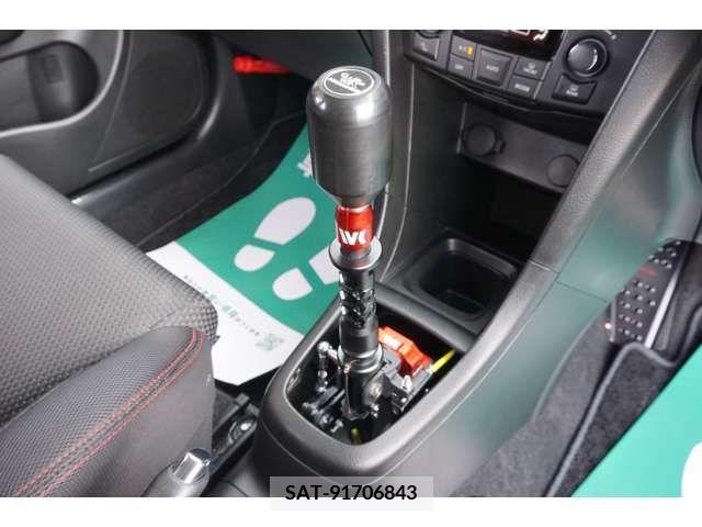 Suzuki SWIFT 2012-01 320781-2