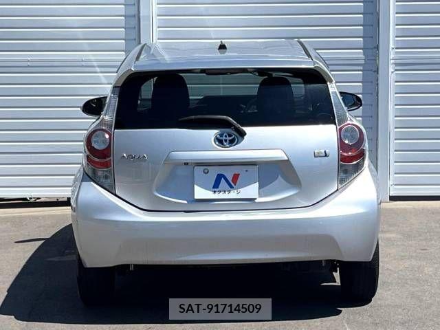 Toyota AQUA 2012-04 313916-15