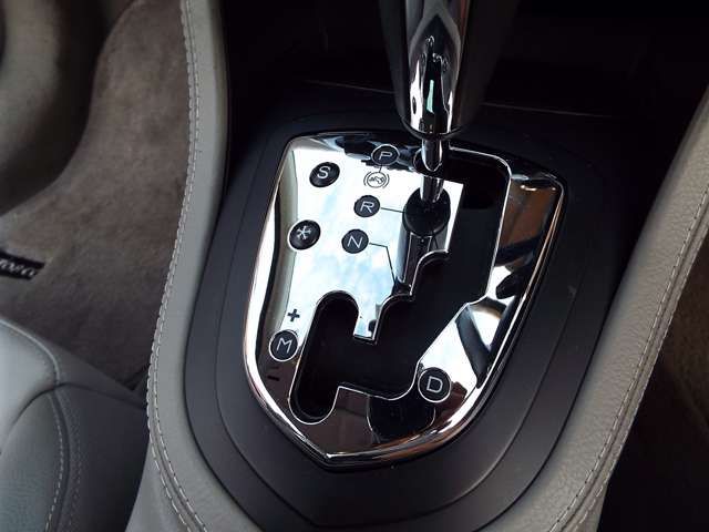 Peugeot 308 2010-06 16903-11