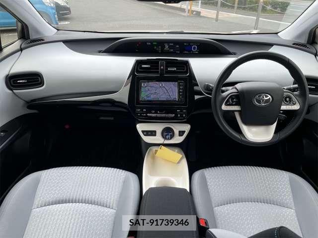 Toyota PRIUS 2017-12 281933-2