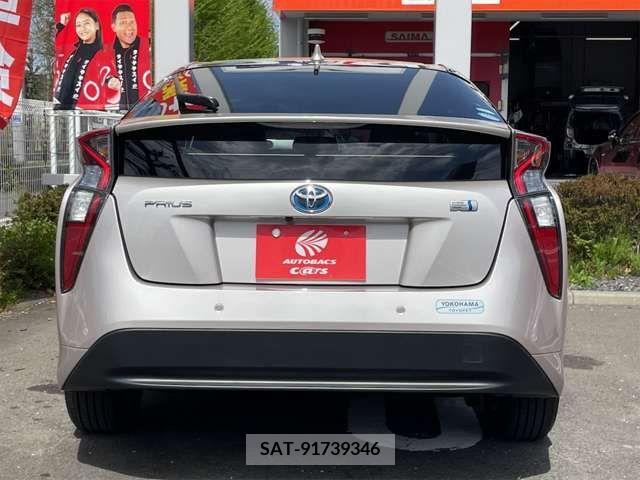 Toyota PRIUS 2017-12 281933-17