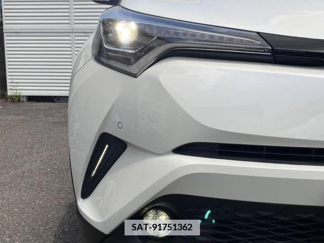 Toyota C-HR 2018-03 357864-12