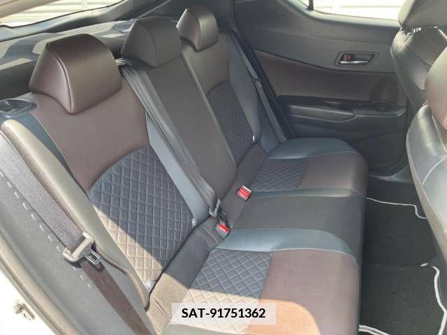 Toyota C-HR 2018-03 357864-10