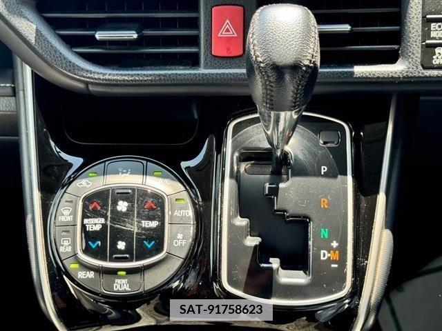 Toyota ESQUIRE 2015-12 359788-25