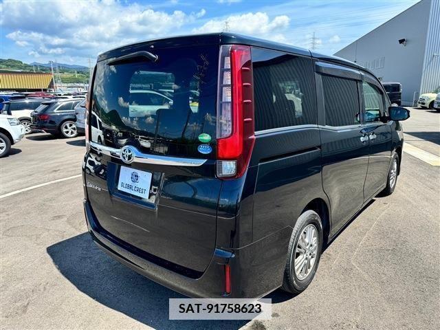 Toyota ESQUIRE 2015-12 359788-8