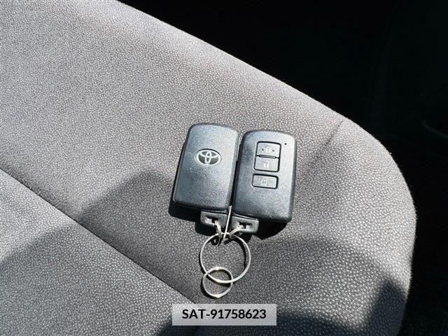 Toyota ESQUIRE 2015-12 359788-28