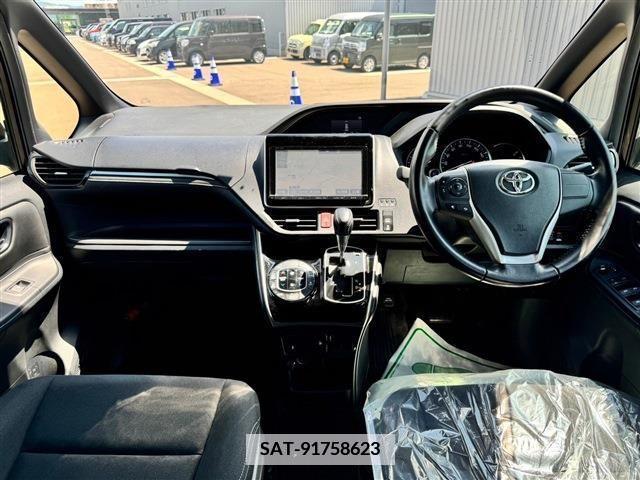 Toyota ESQUIRE 2015-12 359788-18