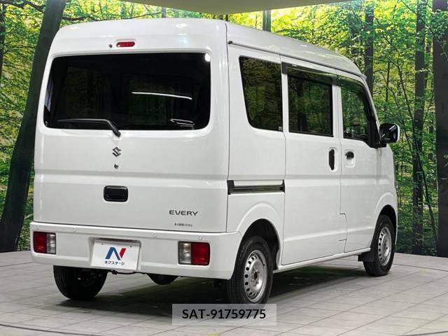 Suzuki EVERY 2022-01 301642-17