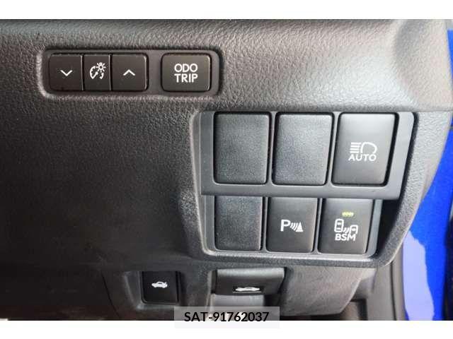 Lexus RC 2018-03 388302-17