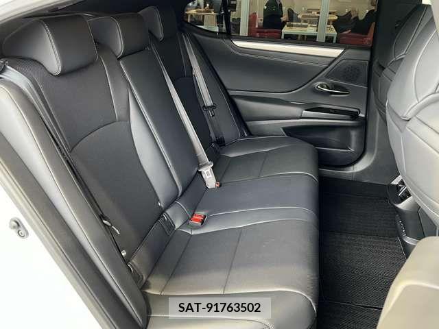 Lexus ES 2019-01 275291-14