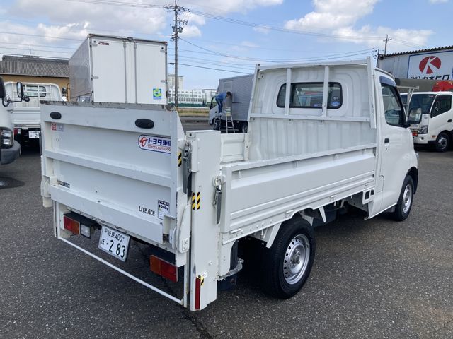 Toyota LITEACE TRUCK 2017-10 196326-4