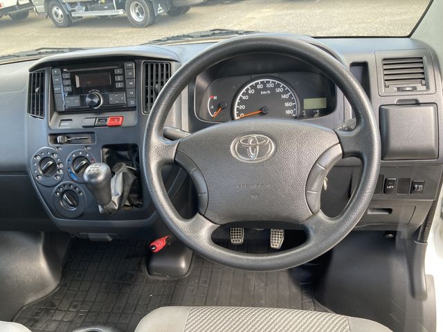 Toyota LITEACE TRUCK 2017-10 196326-8