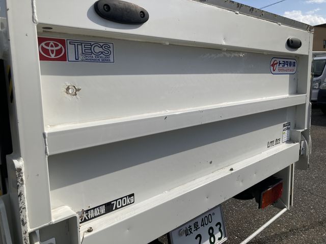 Toyota LITEACE TRUCK 2017-10 196326-18