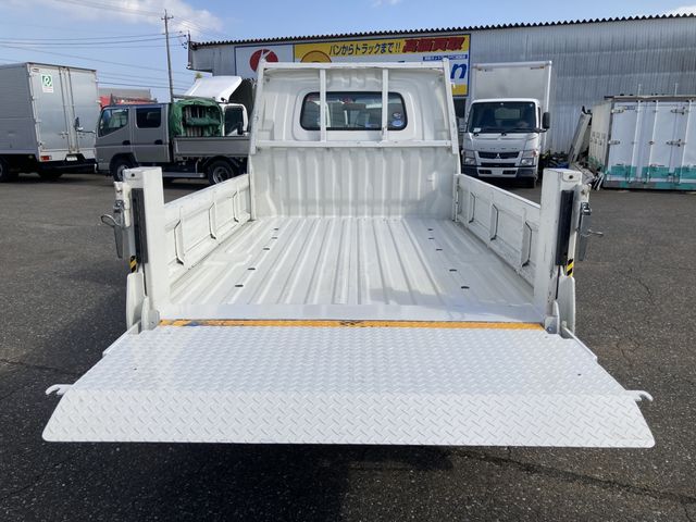 Toyota LITEACE TRUCK 2017-10 196326-9