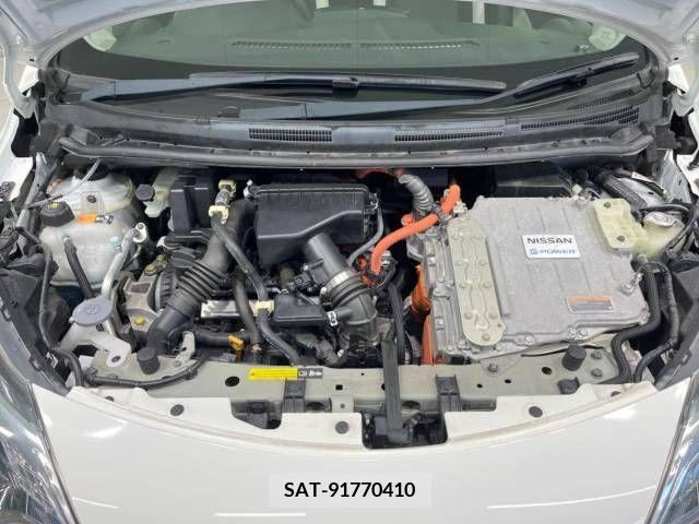 Nissan NOTE 2017-03 279984-18
