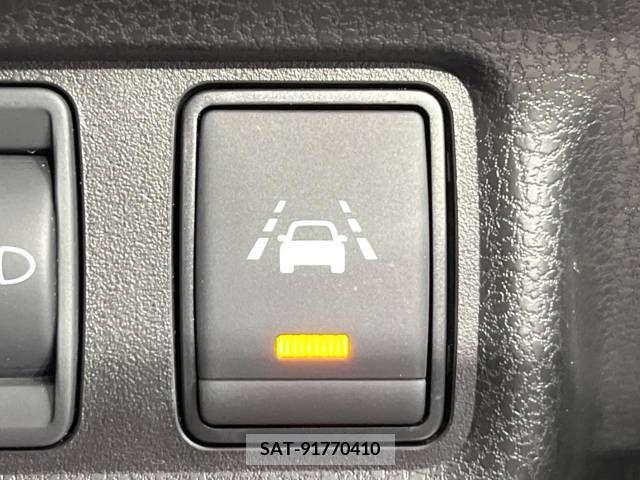 Nissan NOTE 2017-03 279984-7
