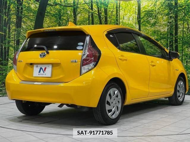 Toyota AQUA 2015-01 356176-17